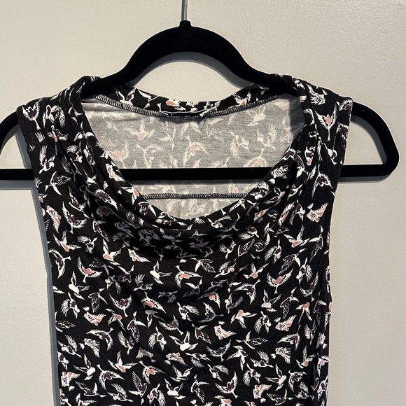 🌸Ricki's Black and White Bird Pattern sleeveless Top - Picture 2 of 9